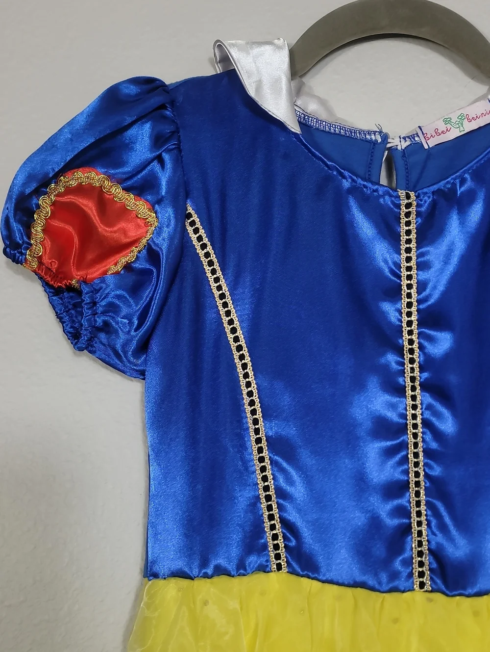 Disney Snow White Costume Dress Girls Size 150 / 10-12 Halloween Dress Up